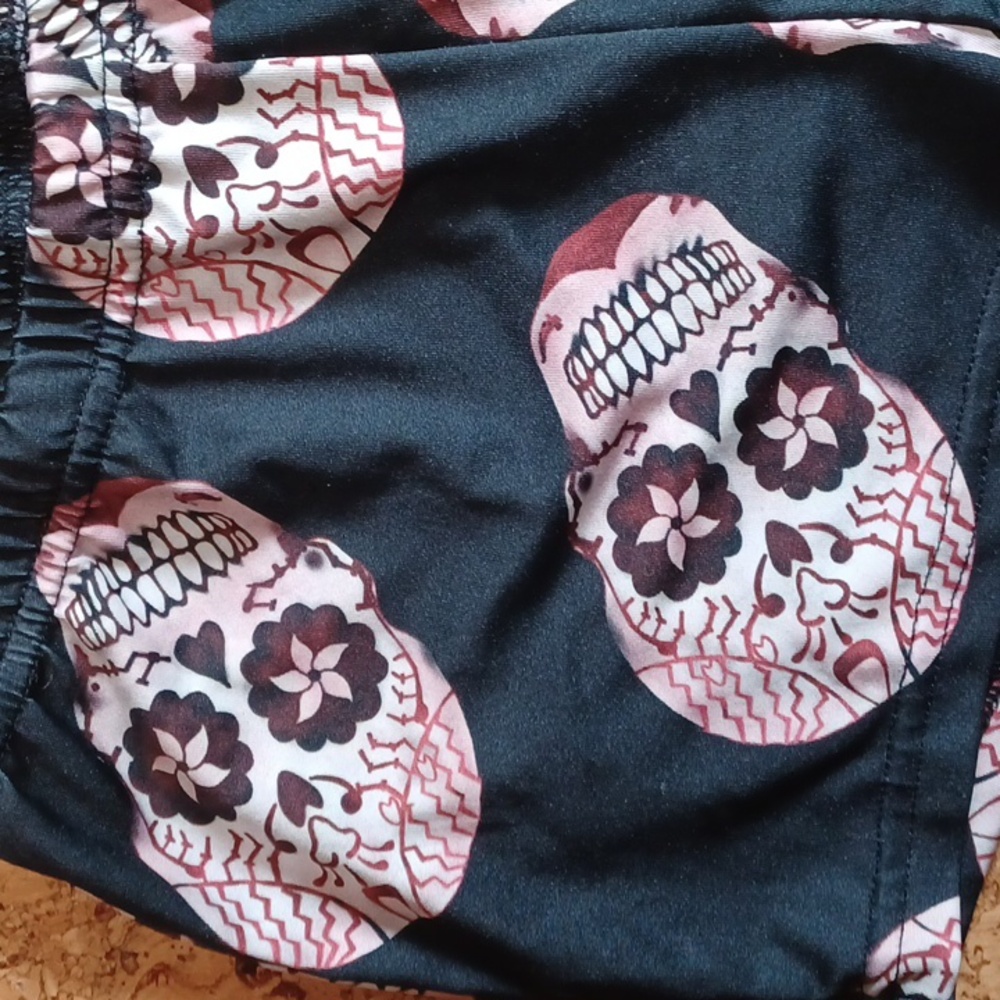 *3 FOR $20 ITEM* Skull Booty Shorts Size M In Black, Red & White - Picture 2 of 4